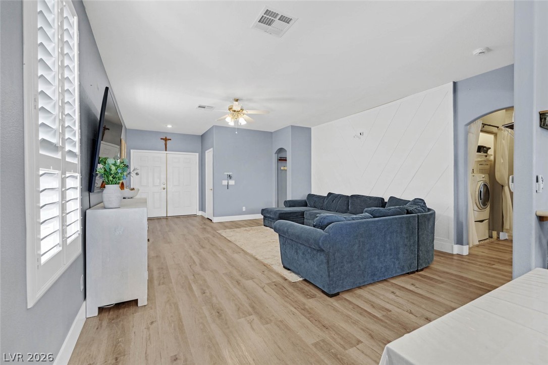 328 Jolly January Avenue Las Vegas NV 89183