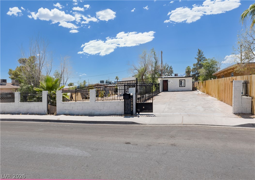 2307 Daley Street North Las Vegas NV 89030