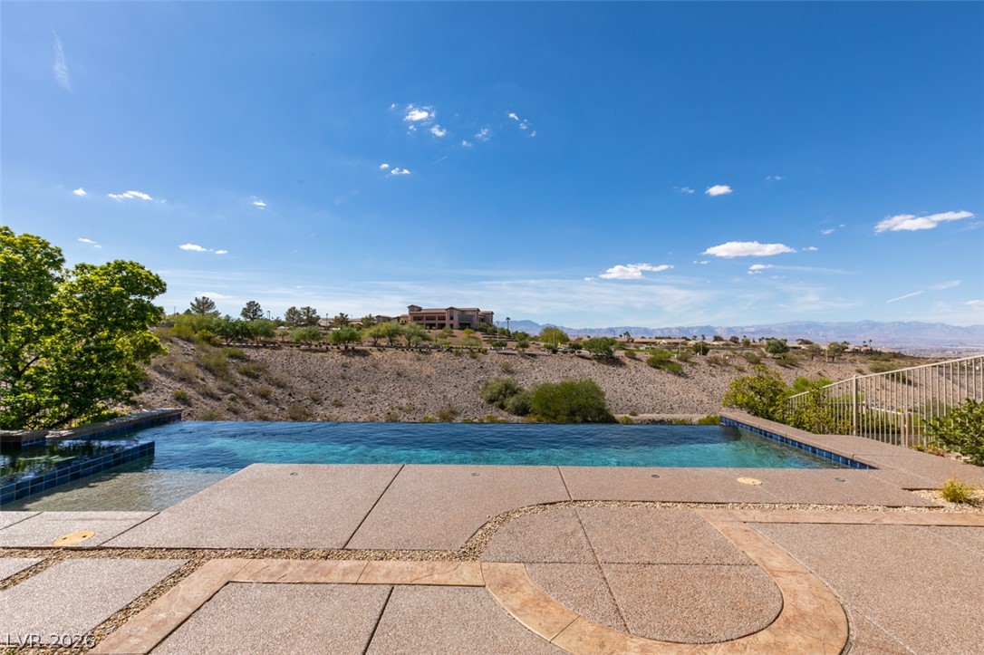 51 East Braelinn Drive Henderson NV 89052