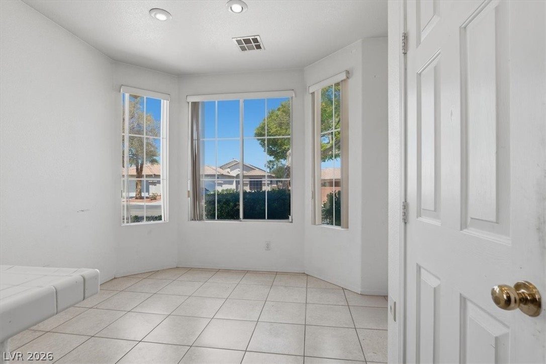 5021 Cayman Beach Street North Las Vegas NV 89031