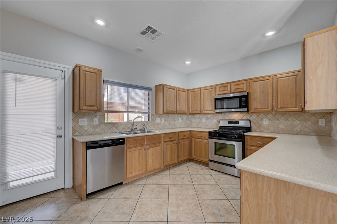 9004 Snowtrack Avenue Las Vegas NV 89149