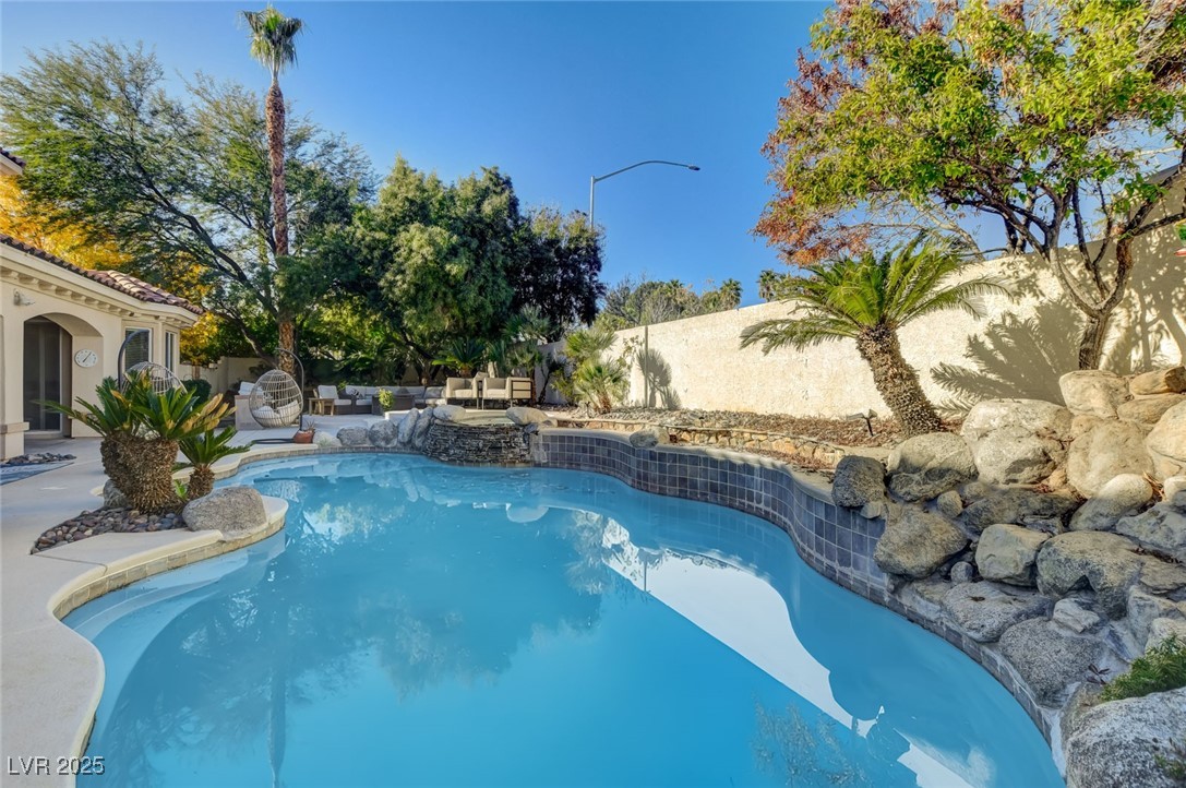 8712 Beckett Ridge Avenue Las Vegas NV 89149
