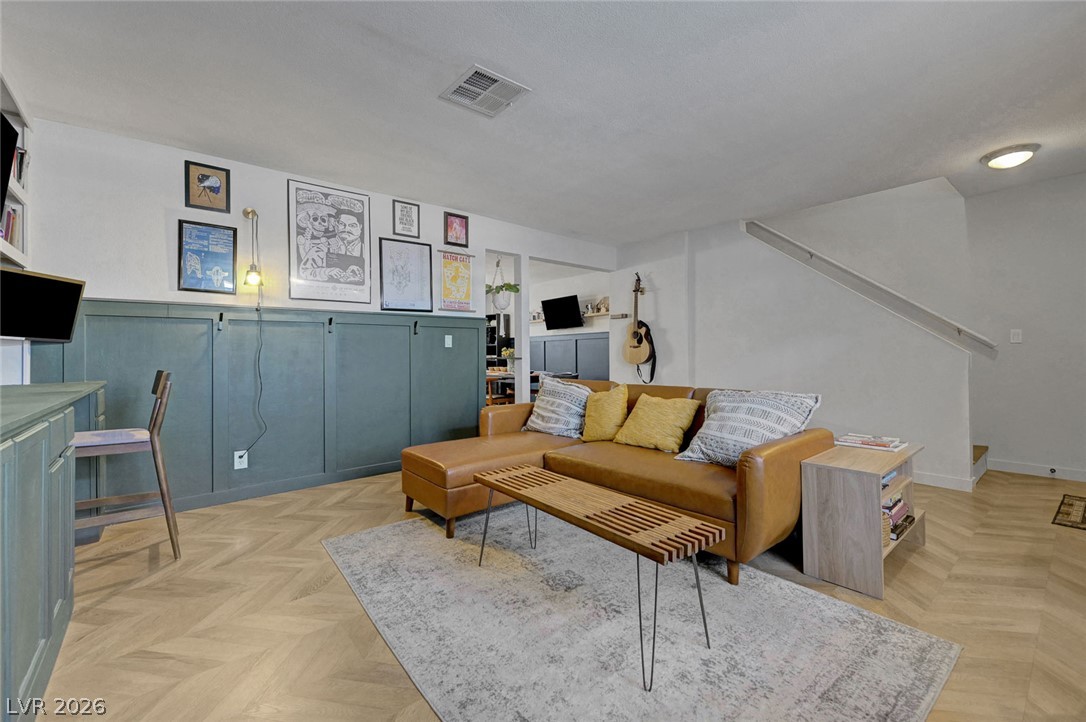 5383 Mountain Vista Street 13 Las Vegas NV 89120