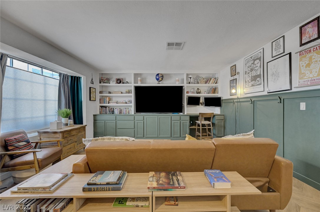 5383 Mountain Vista Street 13 Las Vegas NV 89120