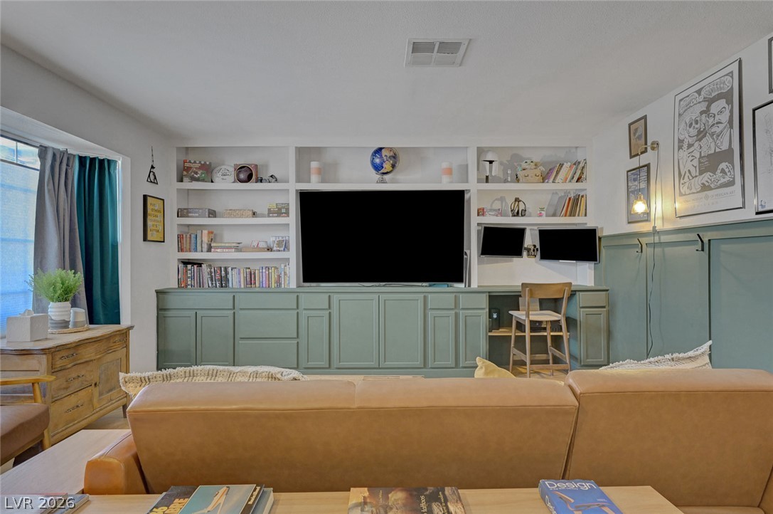 5383 Mountain Vista Street 13 Las Vegas NV 89120