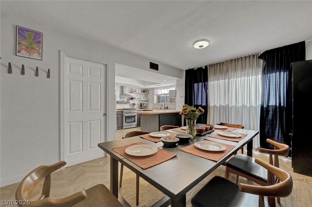 5383 Mountain Vista Street 13 Las Vegas NV 89120