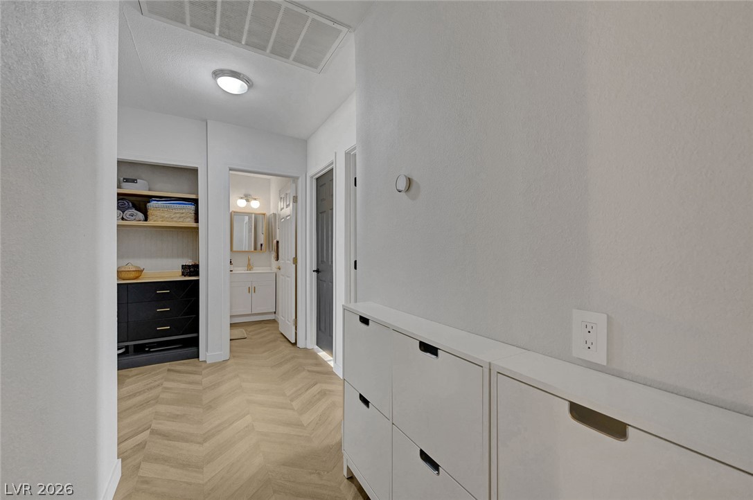 5383 Mountain Vista Street 13 Las Vegas NV 89120