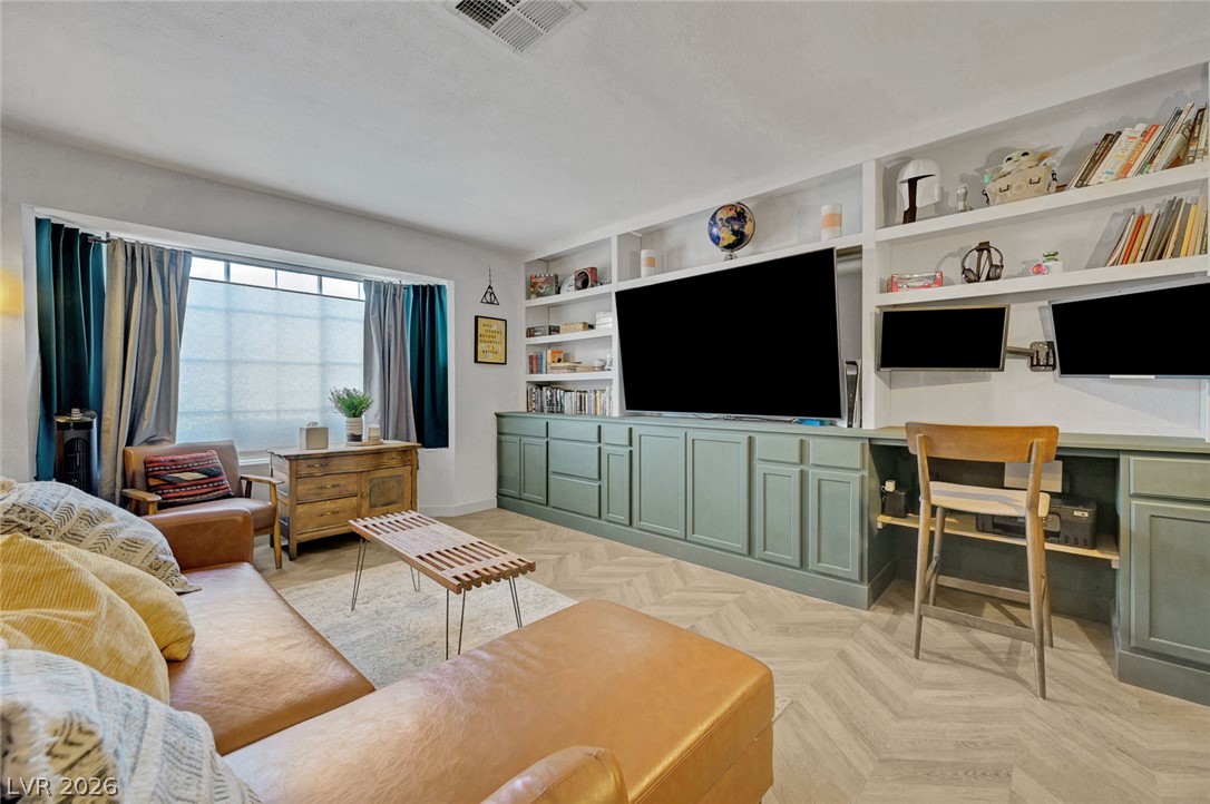 5383 Mountain Vista Street 13 Las Vegas NV 89120