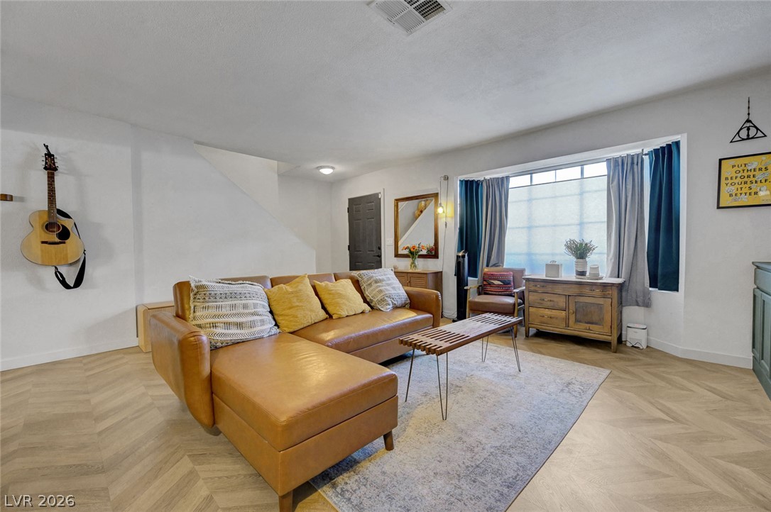 5383 Mountain Vista Street 13 Las Vegas NV 89120