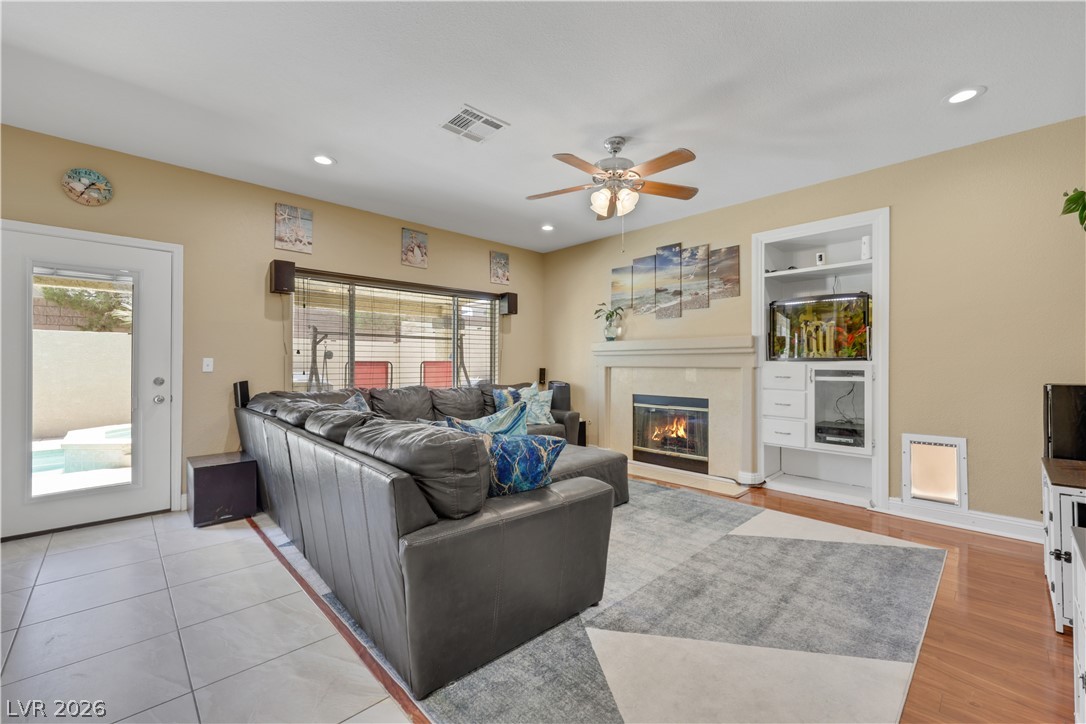 9229 Valador Avenue Las Vegas NV 89129
