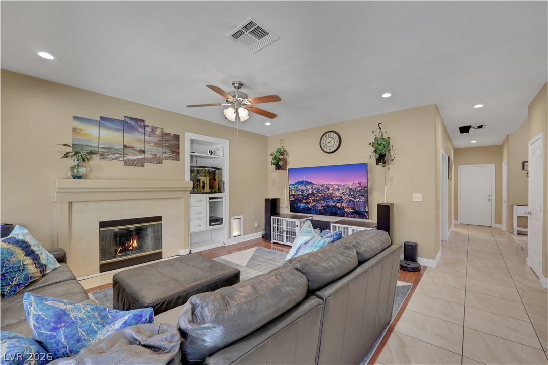 9229 Valador Avenue Las Vegas NV 89129