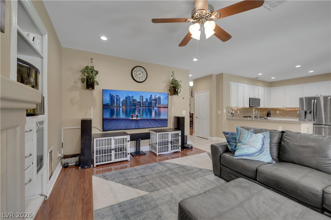 9229 Valador Avenue Las Vegas NV 89129