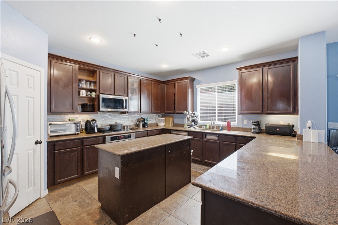 8051 Maple Park Street Las Vegas NV 89131