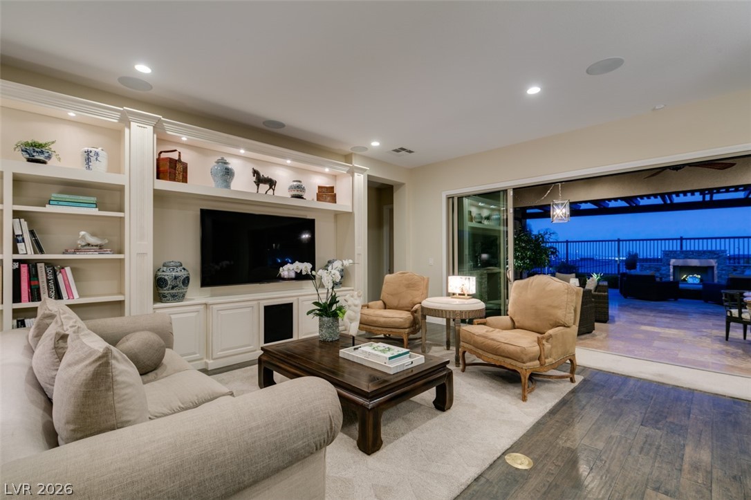 6842 Regency Crest Drive Las Vegas NV 89148