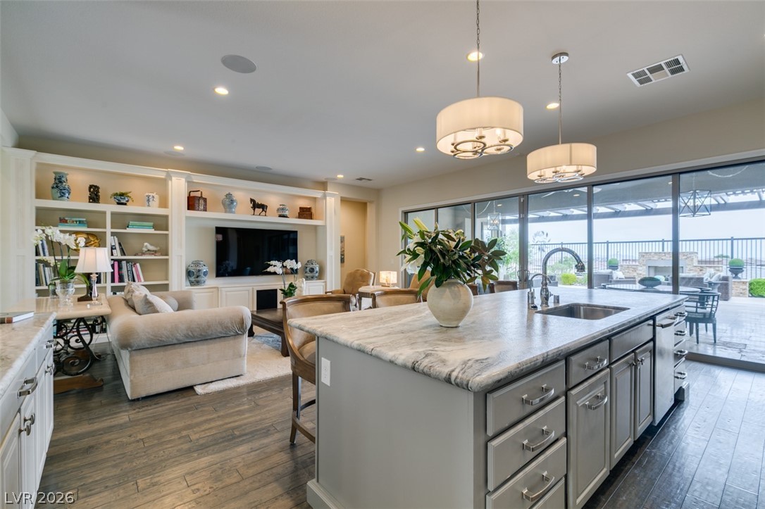 6842 Regency Crest Drive Las Vegas NV 89148
