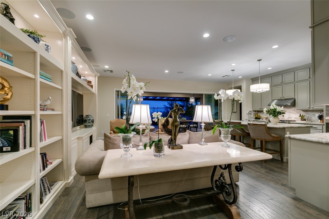 6842 Regency Crest Drive Las Vegas NV 89148