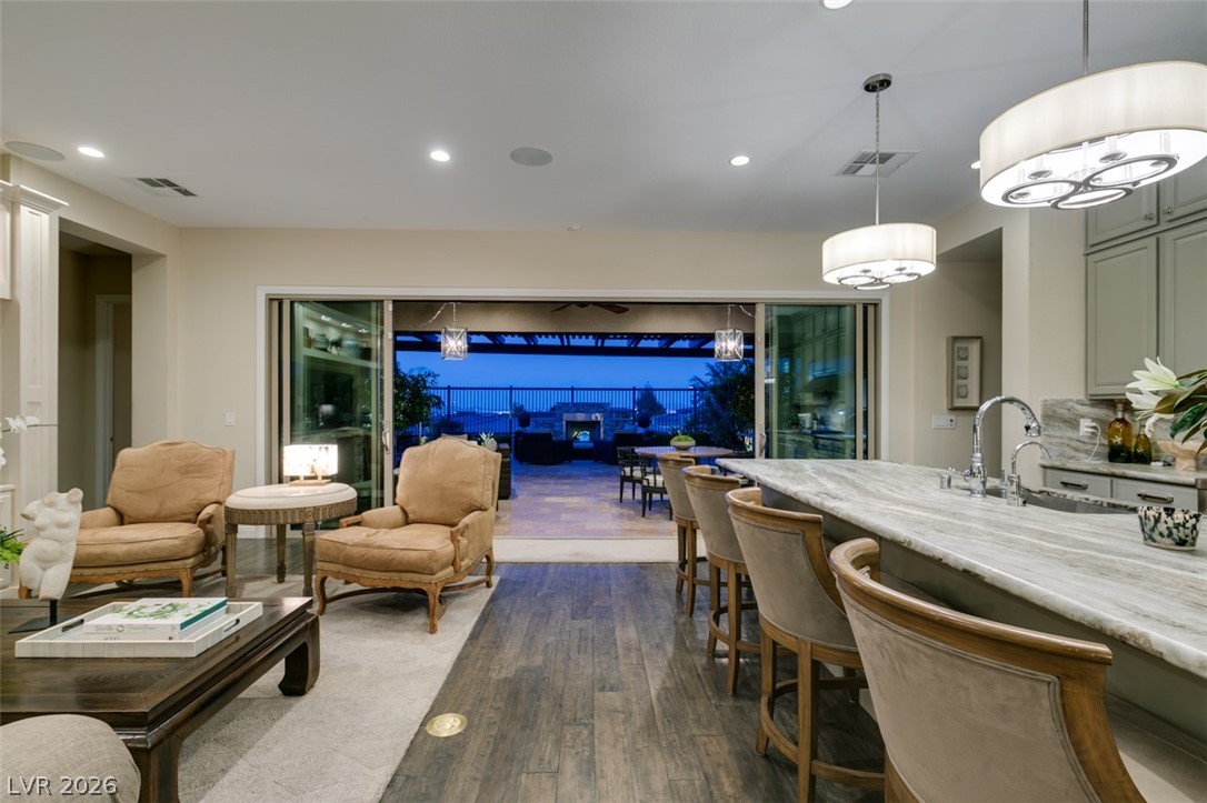6842 Regency Crest Drive Las Vegas NV 89148