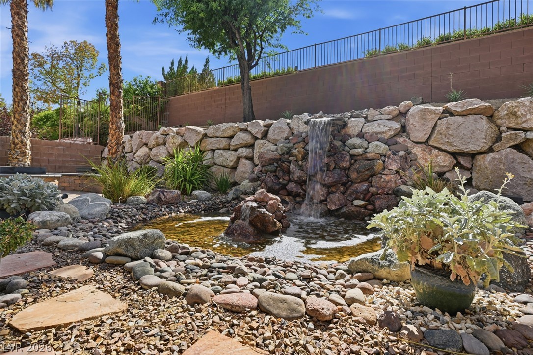 65 Twilight Rose Street Las Vegas NV 89138