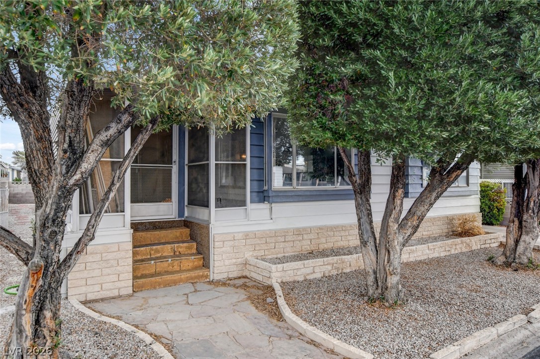 5054 Ridge Drive Las Vegas NV 89103