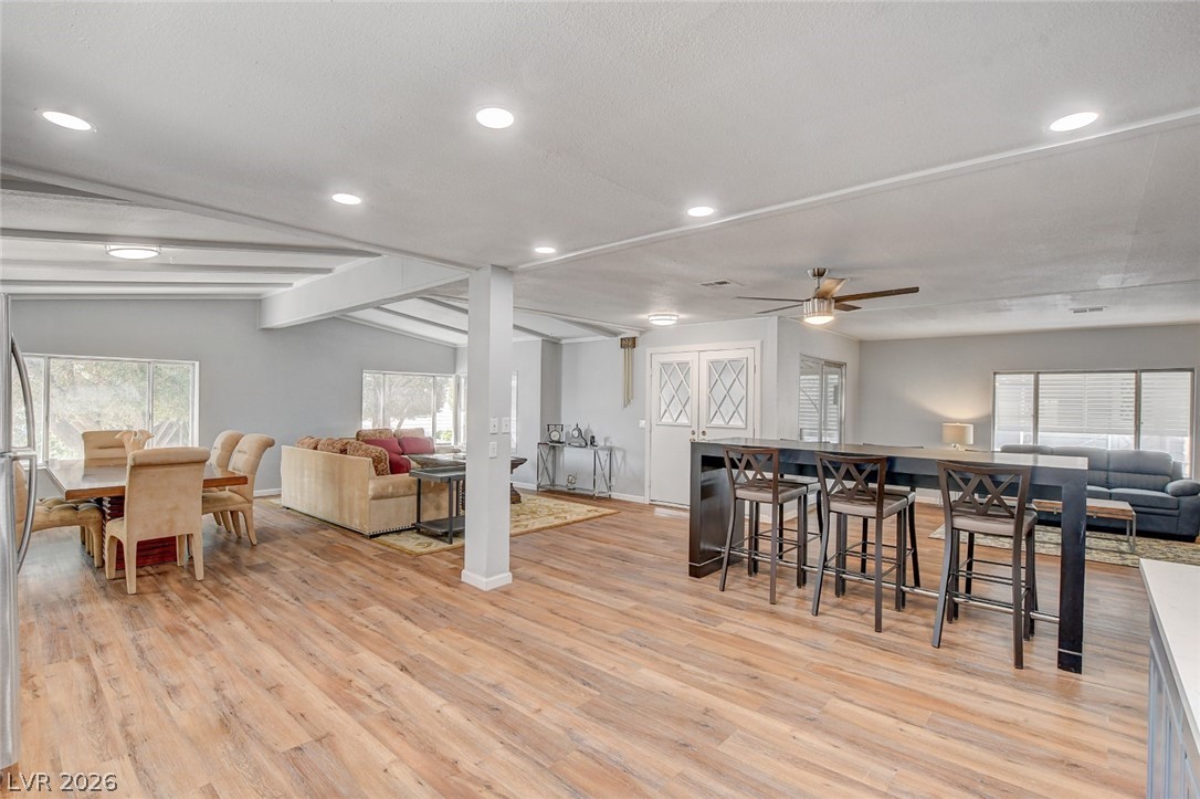 5054 Ridge Drive Las Vegas NV 89103
