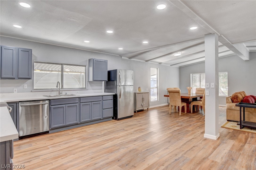 5054 Ridge Drive Las Vegas NV 89103
