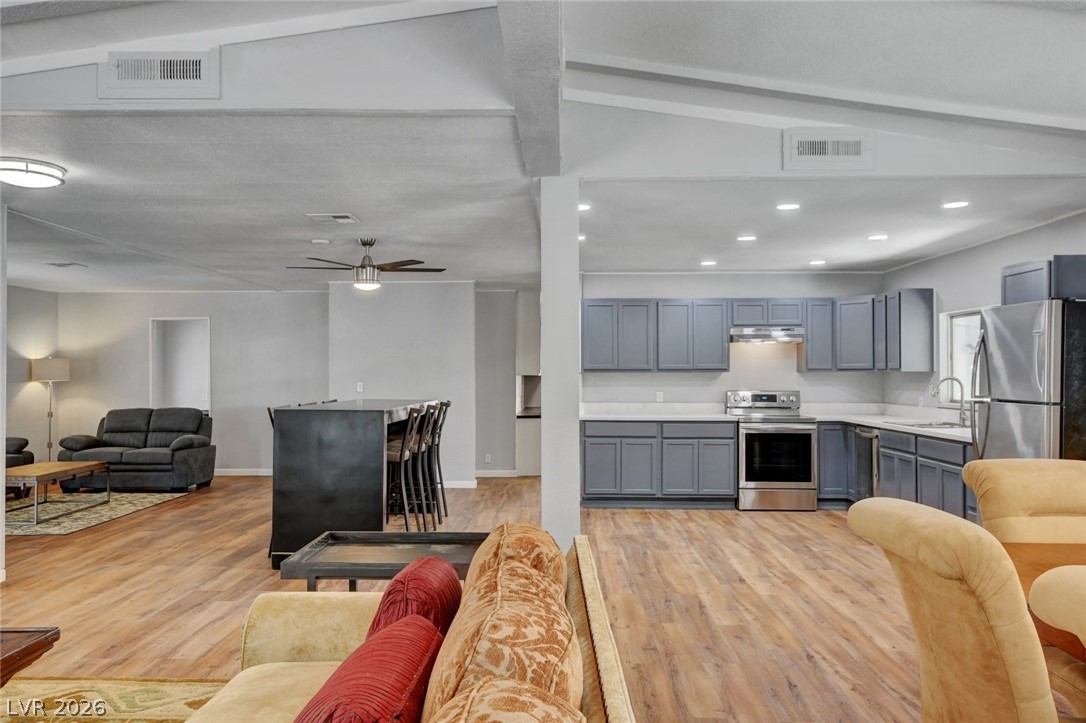 5054 Ridge Drive Las Vegas NV 89103