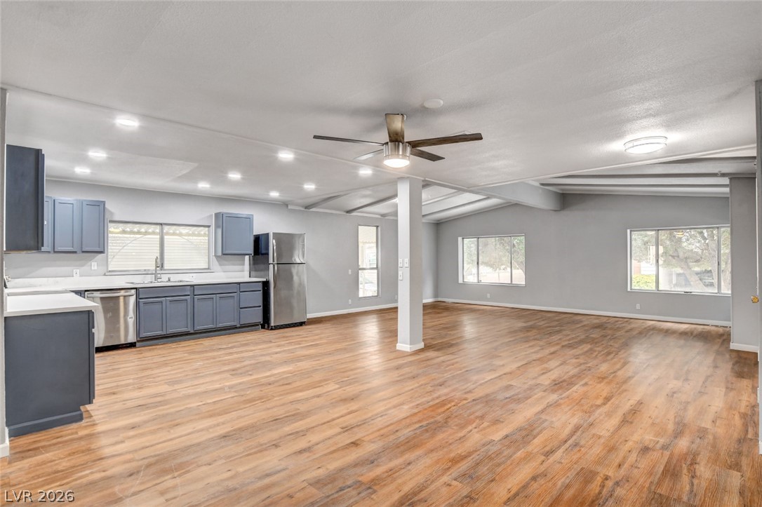 5054 Ridge Drive Las Vegas NV 89103