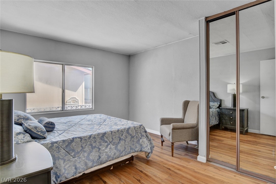 5054 Ridge Drive Las Vegas NV 89103
