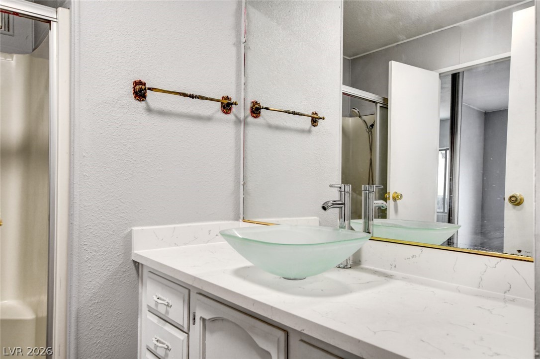 5054 Ridge Drive Las Vegas NV 89103