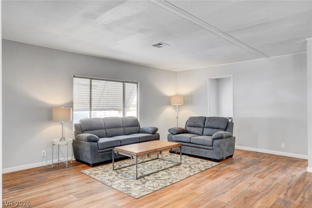 5054 Ridge Drive Las Vegas NV 89103