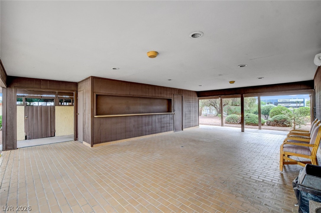 5054 Ridge Drive Las Vegas NV 89103