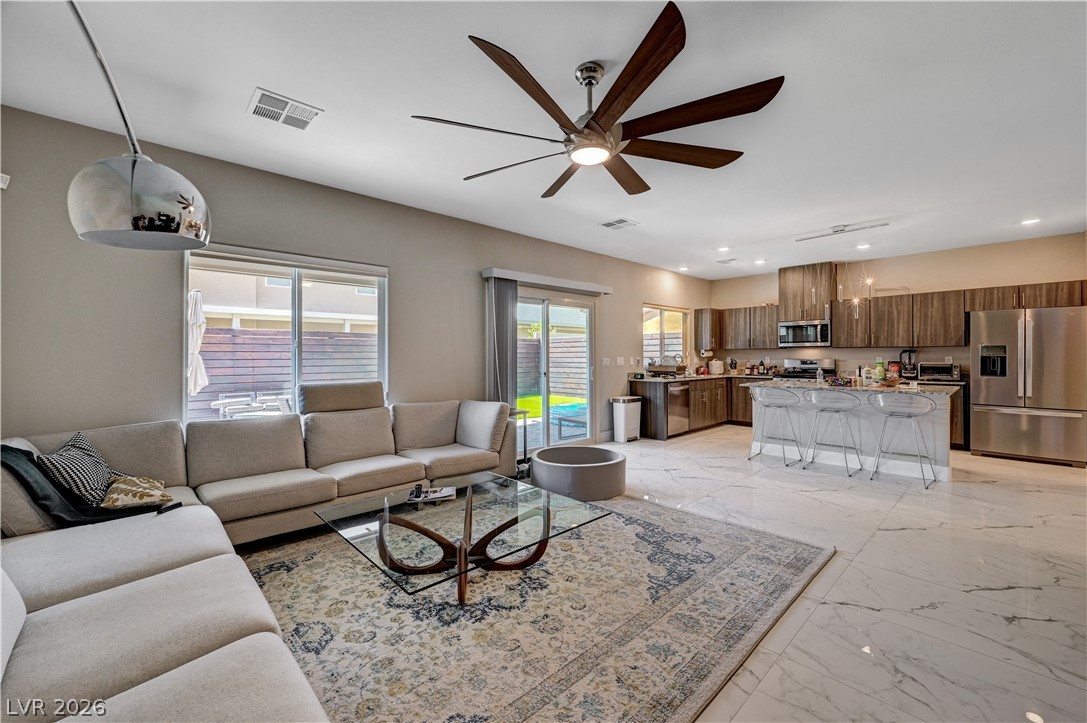 7563 Dragonfruit Avenue Las Vegas NV 89113