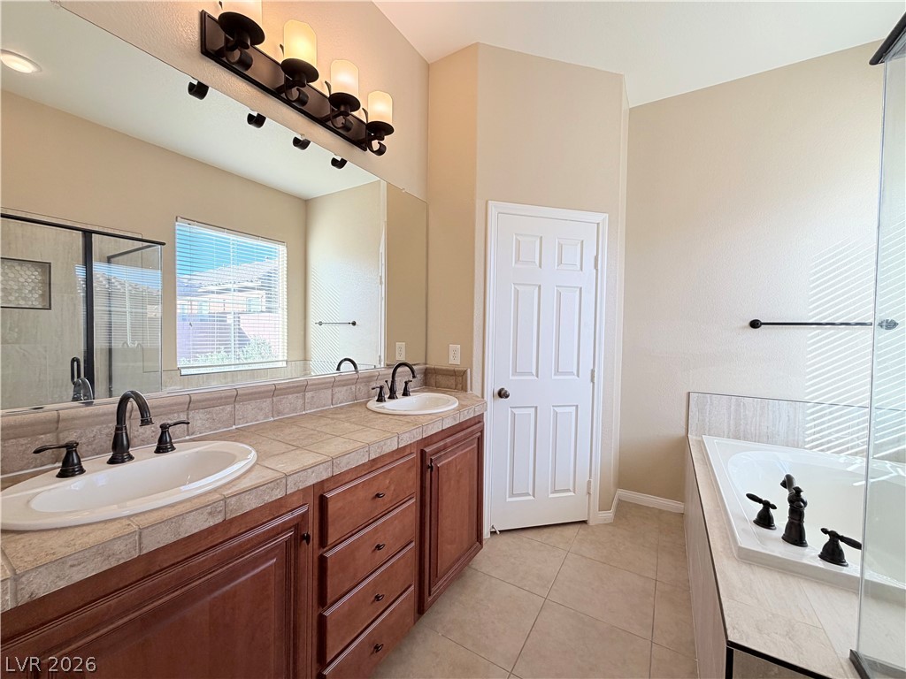 9093 Ashiwi Avenue Las Vegas NV 89178