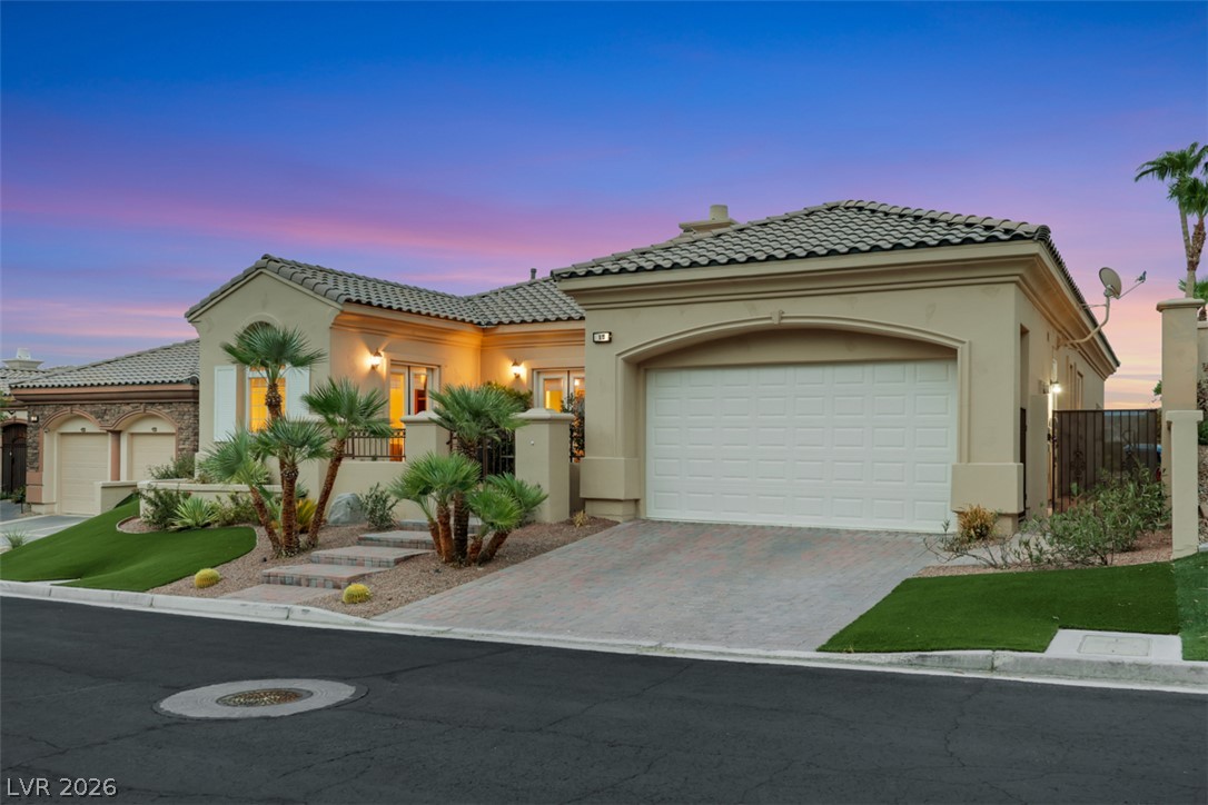 15 Avenida Fiori Henderson NV 89011