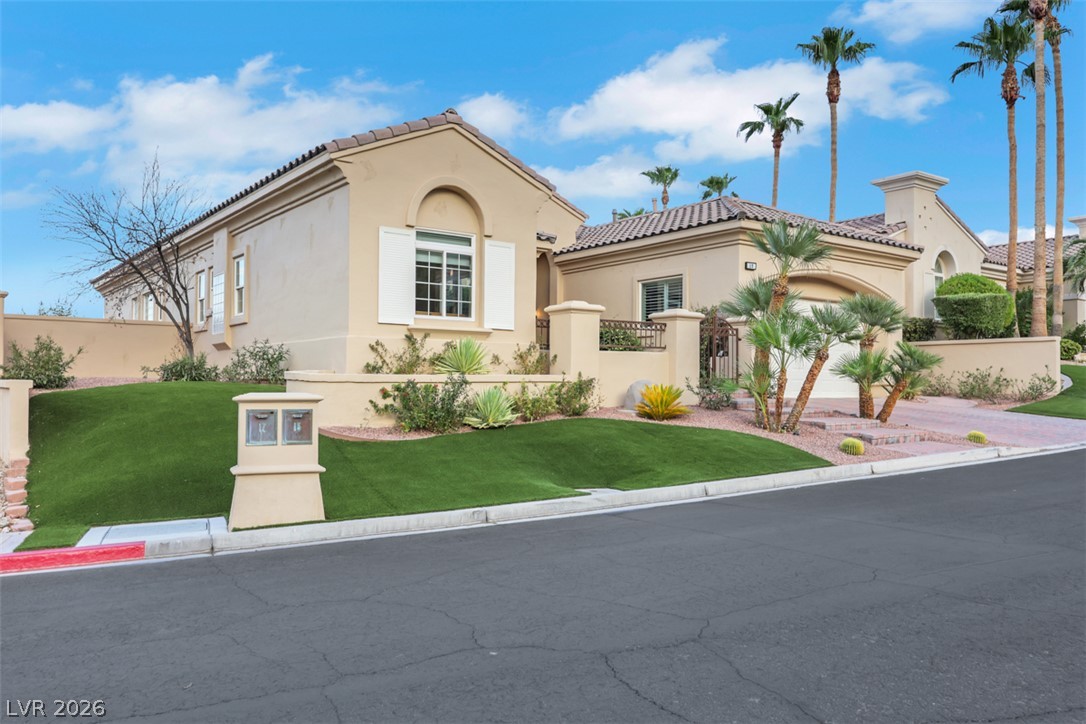 15 Avenida Fiori Henderson NV 89011
