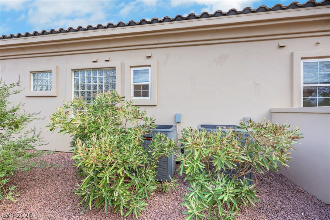 15 Avenida Fiori Henderson NV 89011