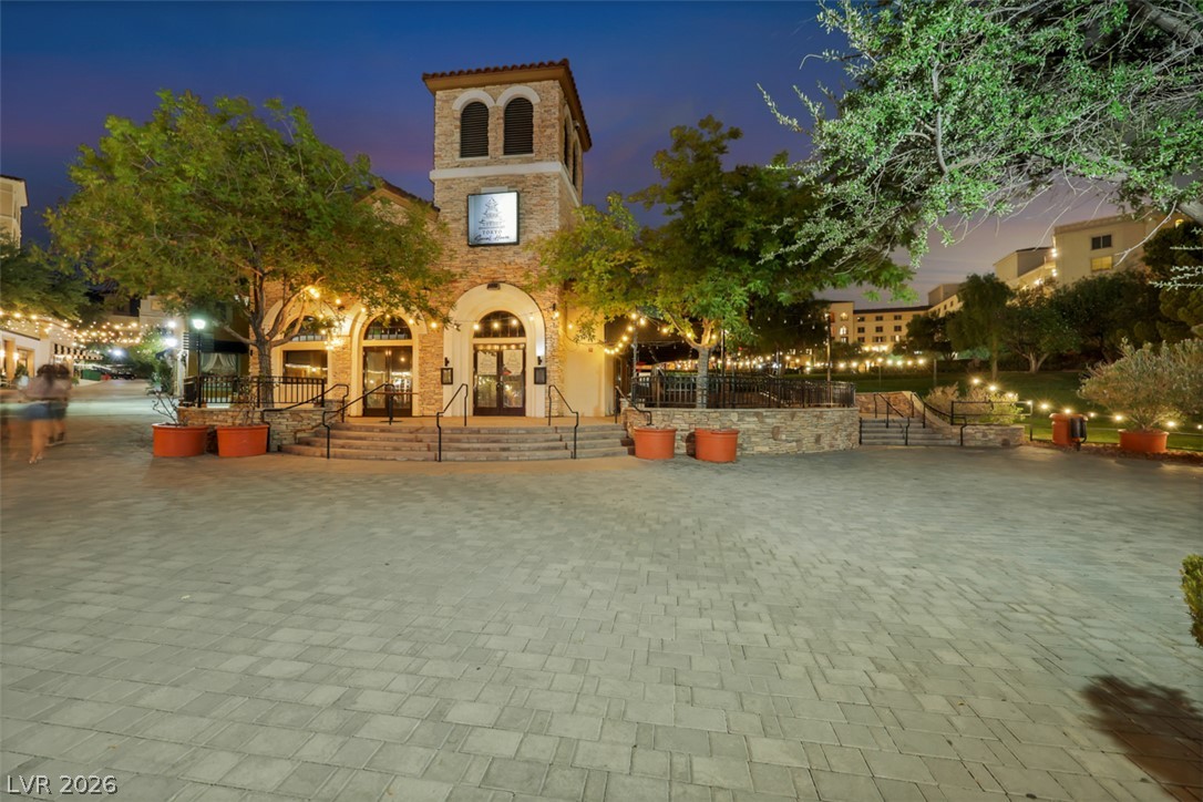 15 Avenida Fiori Henderson NV 89011