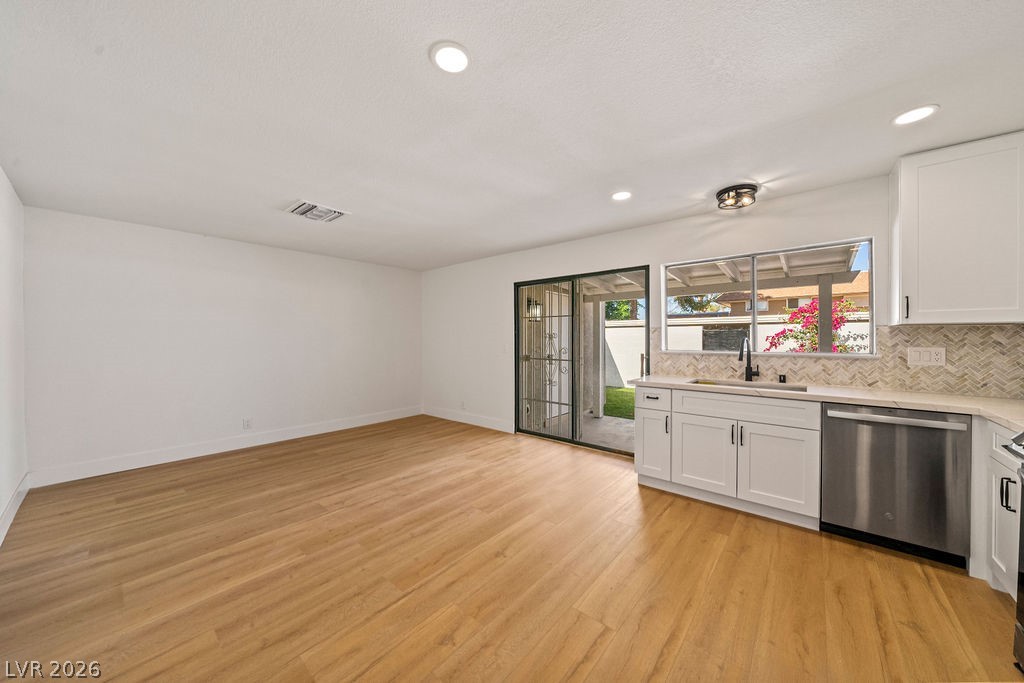 2482 Paradise Village Way Las Vegas NV 89120