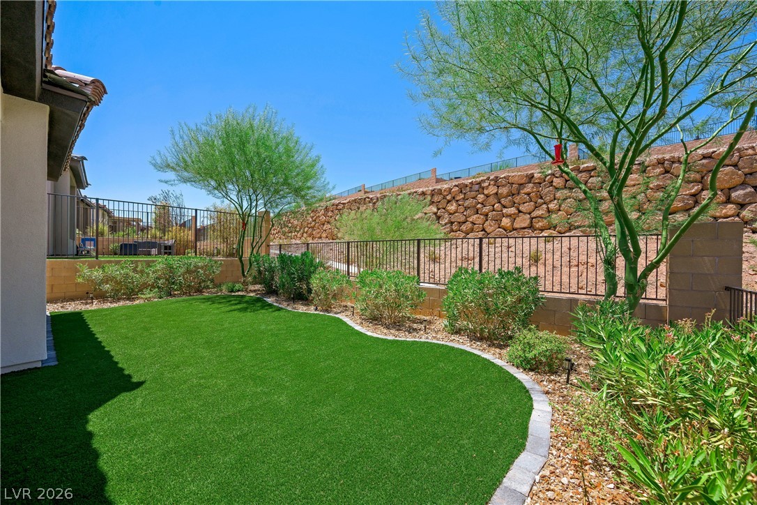 69 Stone Bluff Lane Henderson NV 89011