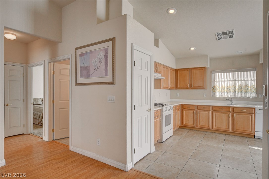 8575 Little Fox Street Las Vegas NV 89123