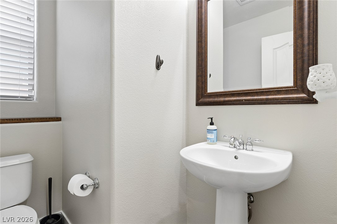 8212 Chimney Bluffs Street North Las Vegas NV 89085