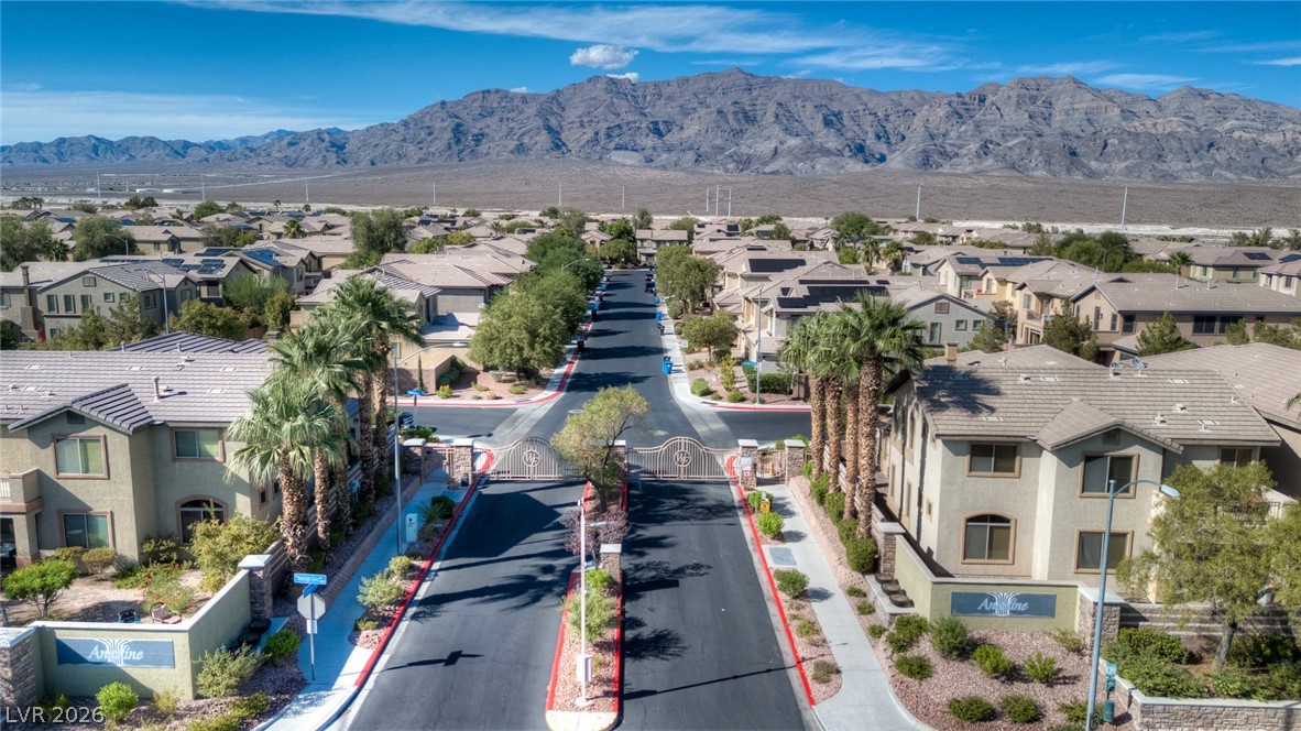 8212 Chimney Bluffs Street North Las Vegas NV 89085