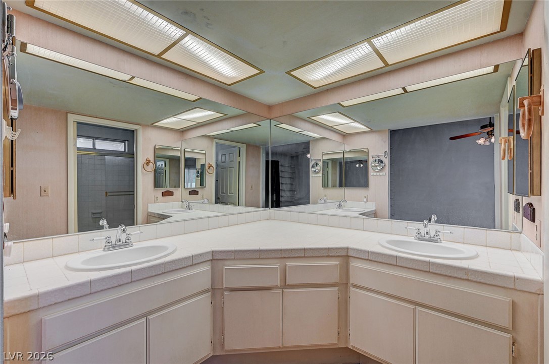 4432 Live Oak Drive Las Vegas NV 89121