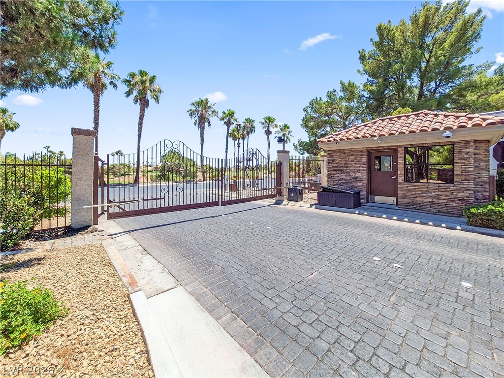 8921 Diamond Falls Drive Las Vegas NV 89117