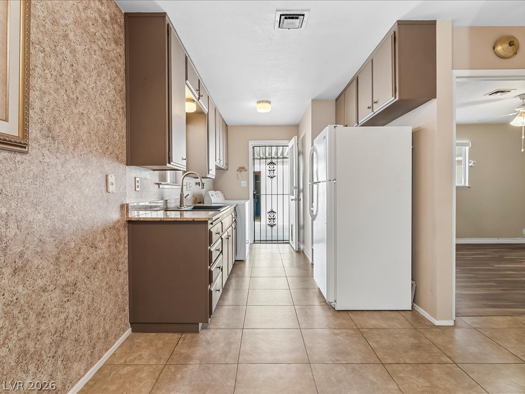 310 Greenbriar Townhouse Way Las Vegas NV 89121