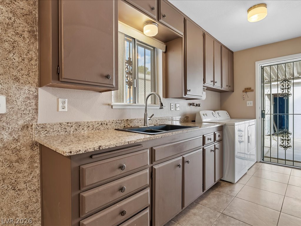 310 Greenbriar Townhouse Way Las Vegas NV 89121