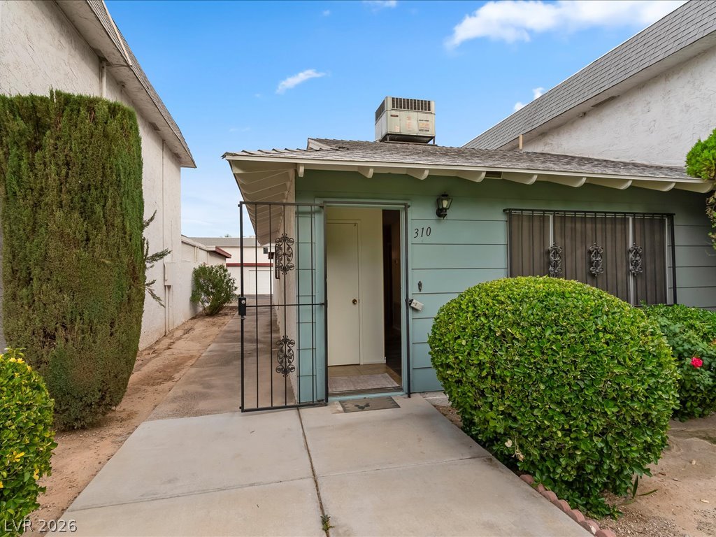 310 Greenbriar Townhouse Way Las Vegas NV 89121