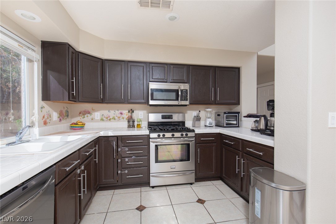 5 Alyson Pond Circle Henderson NV 89012