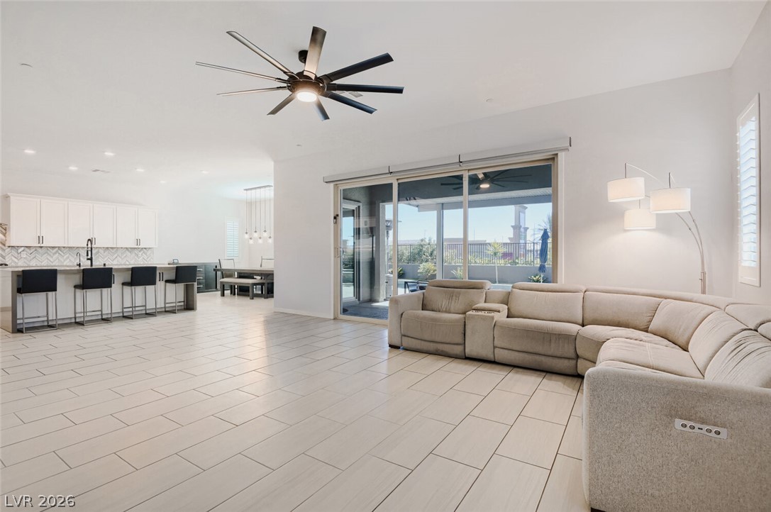 707 Glowing Horizon Street Henderson NV 89052