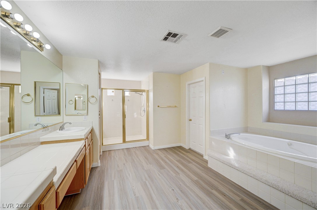8901 Goldstone Avenue Las Vegas NV 89143